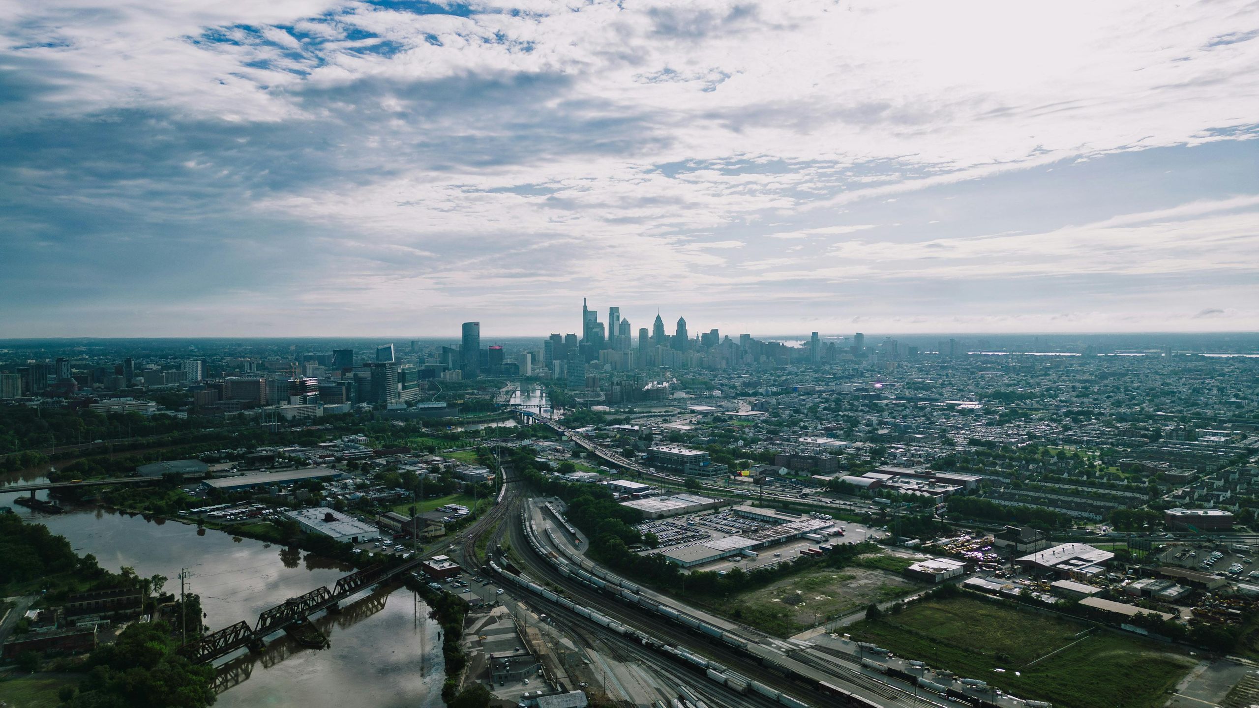 ドローンから見た都市の空撮